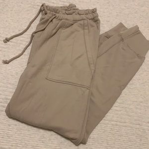 Abercrombie Ruffle Waist Joggers